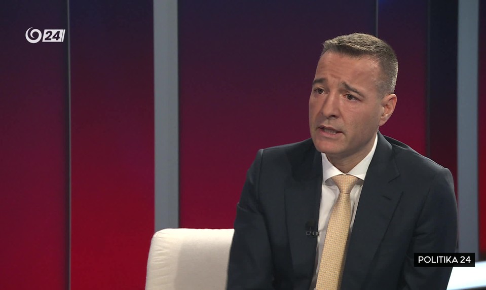 Drucker o Republike: „Sú na hranici laškovania s temnou stránkou histórie,“ povedal v Politika 24