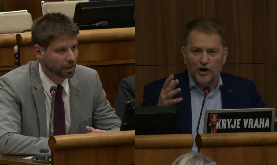 Prvé minúty parlamentu v napätej atmosfére: Poslanci žiadajú koniec Gašpara