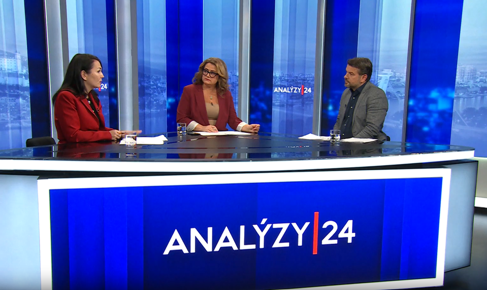 Analýzy 24: Stuška obhajuje Blanárovu cestu do Moskvy, Jurík hovorí o hanbe