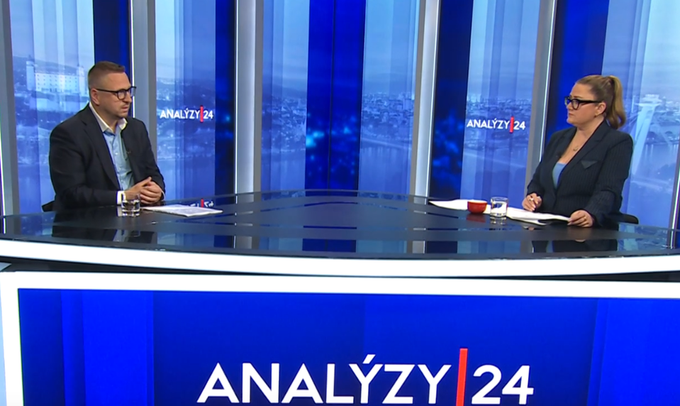 Vylúčený člen PS Pekár v Analýzy 24: Cítim to ako obrovskú zradu predsedu Šimečku a úzkeho vedenia