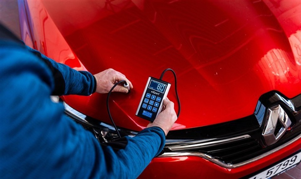 Rastie počet podvodných predajov áut: Kostlivcov pod kapotou auta z inzerátu laik neodhalí