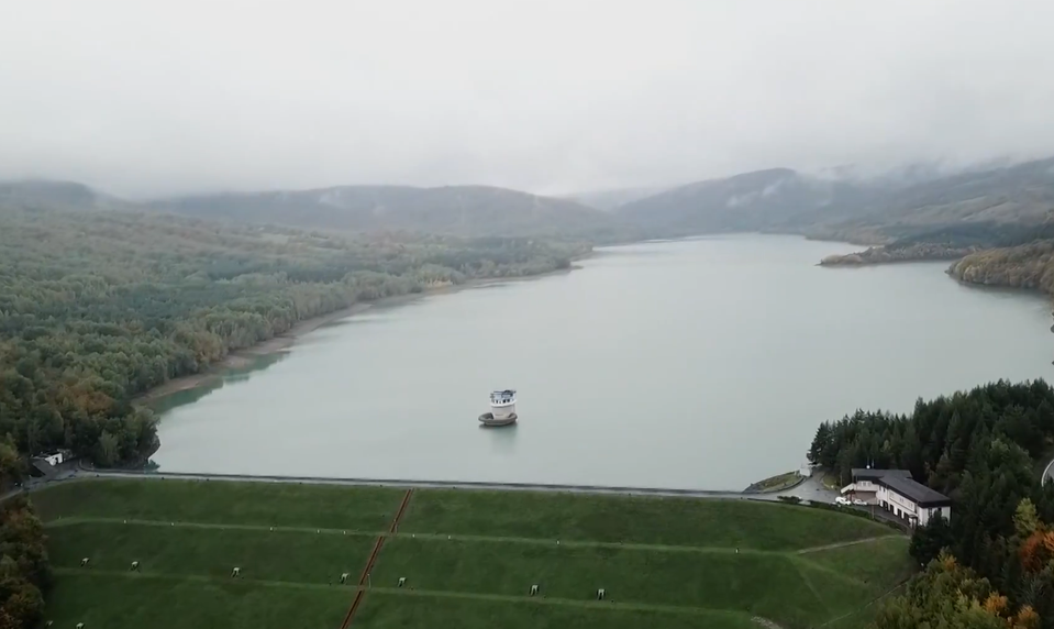 Suché leto, vyschnuté studne a žiadny vodovod. To je situácia v mnohých slovenských obciach