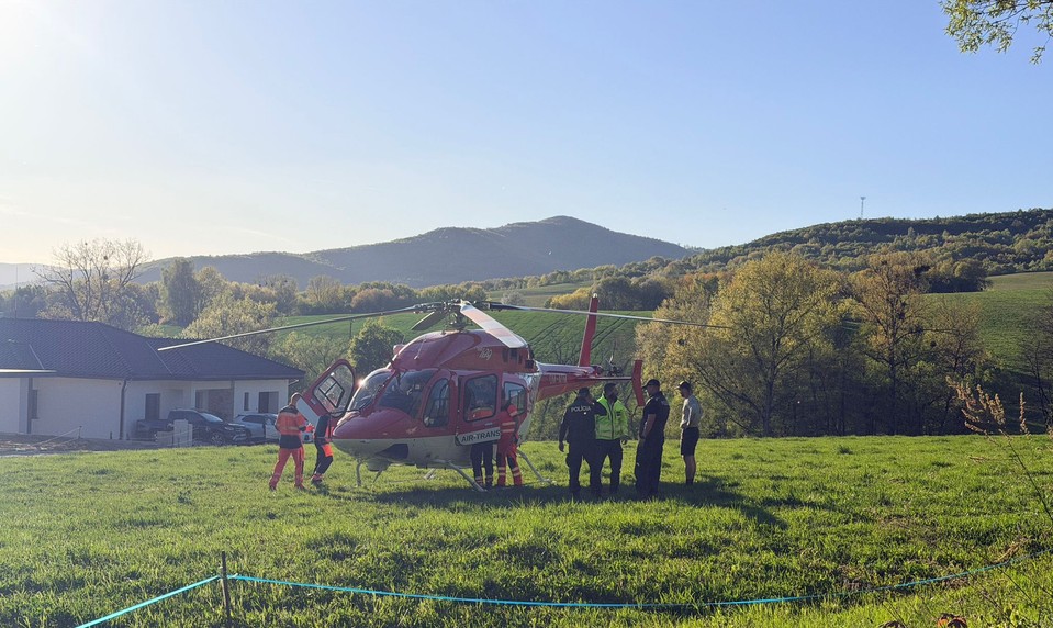 Nehoda v Betliari: Žena na elektrickej motorke skončila po náraze do kameňa v nemocnici