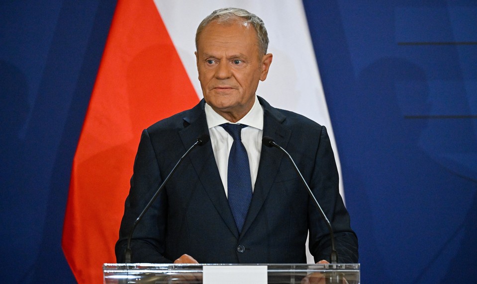 V Poľsku obvinili 66-ročného muža. Plánoval útok na premiéra Tuska a zvrhnutie vlády