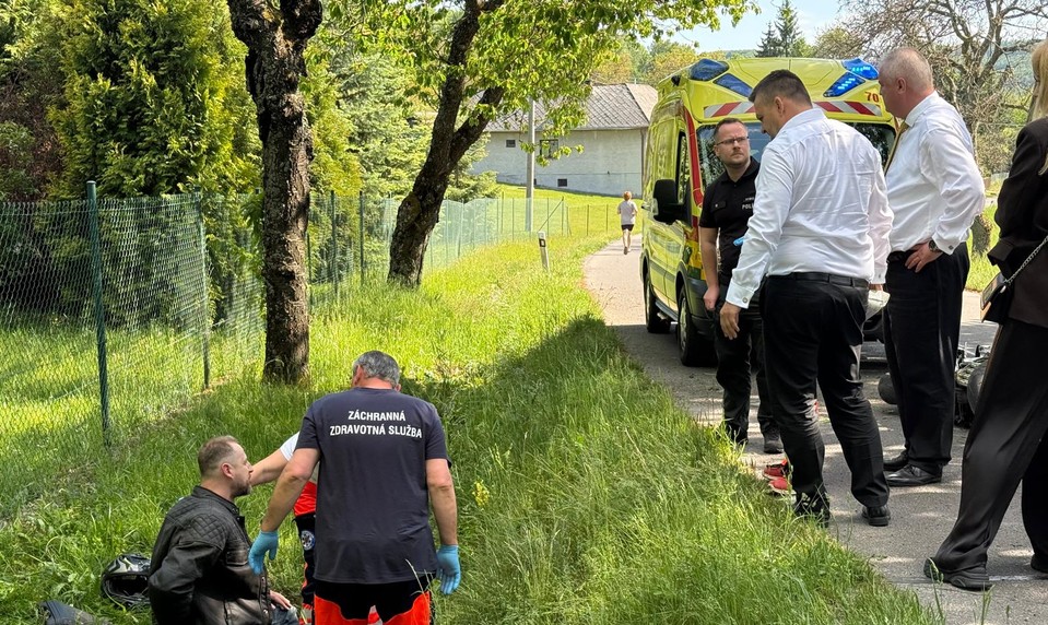 Minister Migaľ pomáhal pri vážnej nehode: Motorkár letel niekoľko metrov, povedal