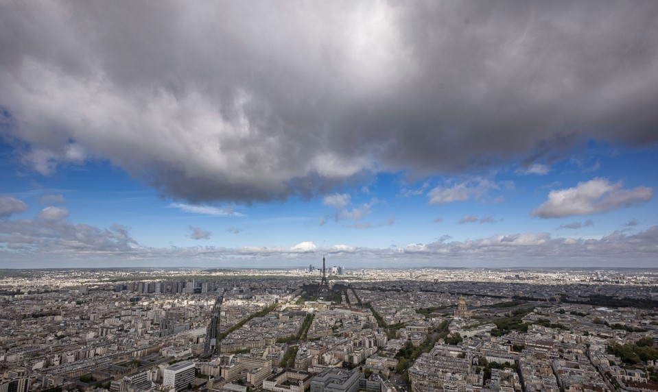 Deti nútili kradnúť na turistických miestach v Paríži. Vodcu siete odsúdili na osem rokov