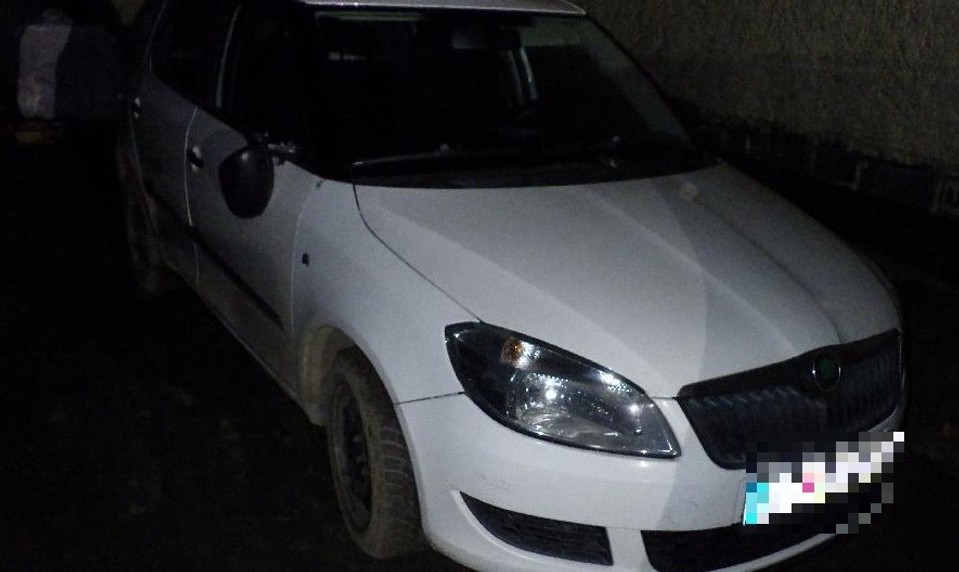 V Tulčíku vodič pod vplyvom alkoholu zrazil chodkyňu. Z miesta nehody ušiel