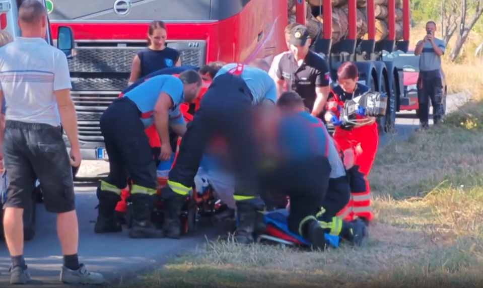 Snažil sa uhasiť požiar trávy: Dôchodca utrpel vážne popáleniny