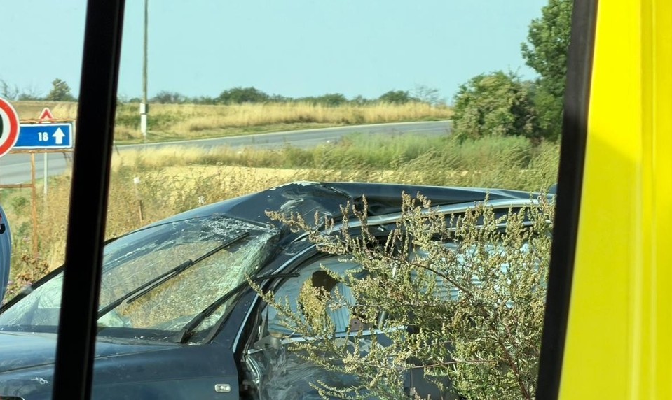 Vážna nehoda pri Trnave: Audi sa zrazilo s kamiónom, pre spolujazdca priletel vrtuľník