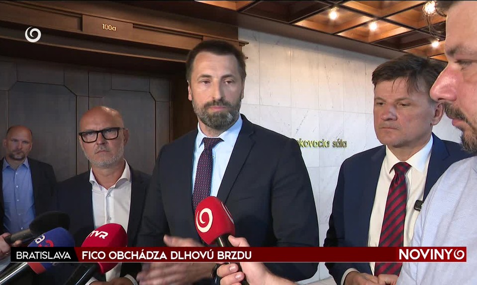 FICO OBCHÁDZA DLHOVÚ BRZDU