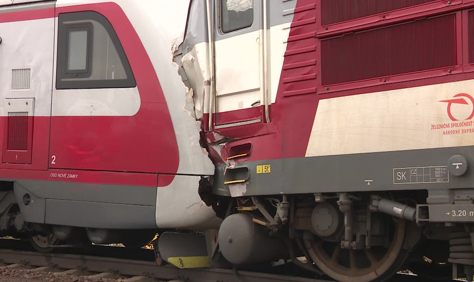 Zrážka vlakov v Pezinku zanechala traumu, odborníci radia, ako ju zvládnuť