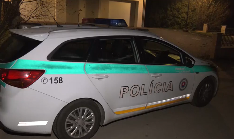 Zlodeji kradli vo fare počas toho, ako farár slúžil omšu