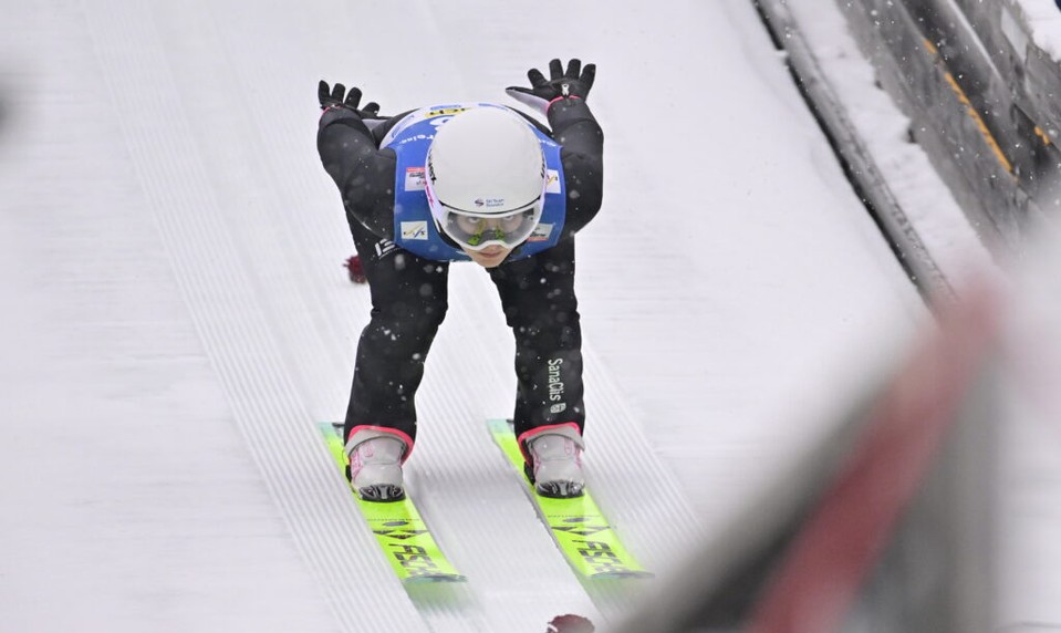 Skokanka Kira KAPUSTÍKOVÁ (17) postúpila do hlavnej súťaže
