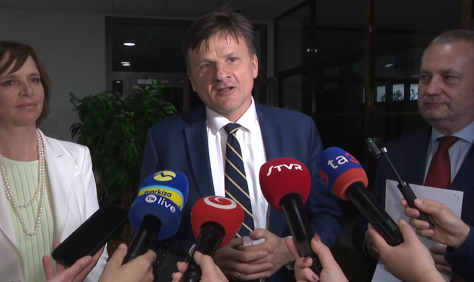 Hlina 50-tisícovú pokutu nedostane: Takáčov návrh na výbore neprešiel