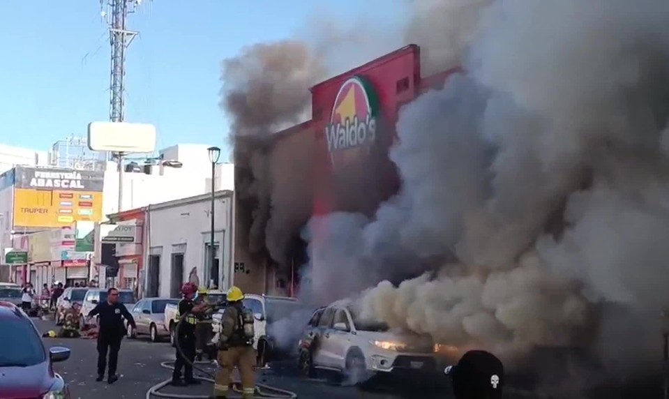 Výbuch a požiar v obchode si vyžiadal najmenej 23 mŕtvych