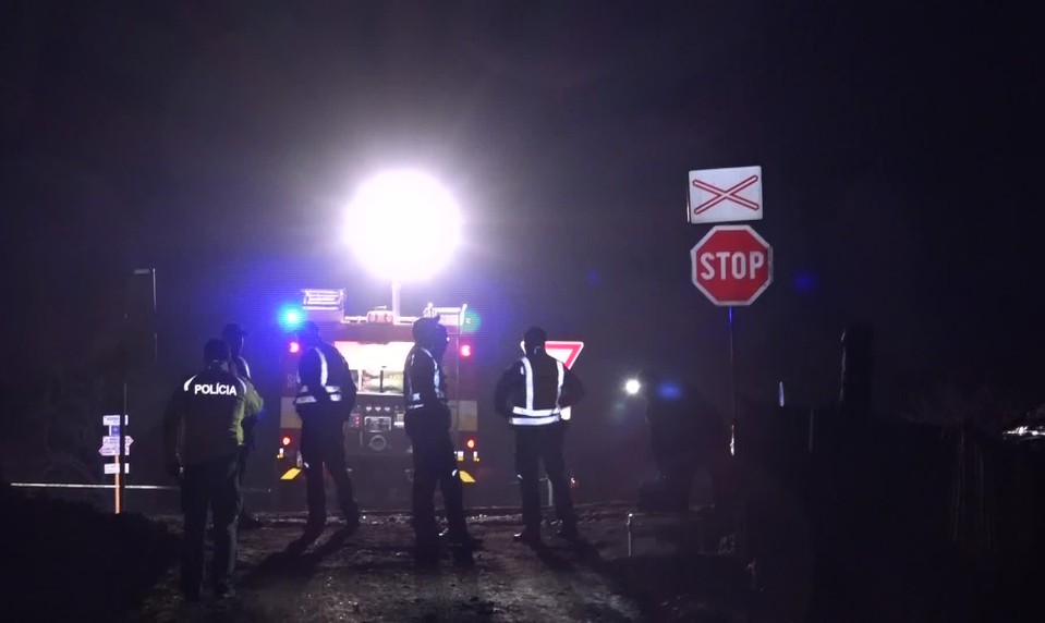 Tragická nehoda vlaku a dodávky pri Sabinove si vyžiadala jednu obeť