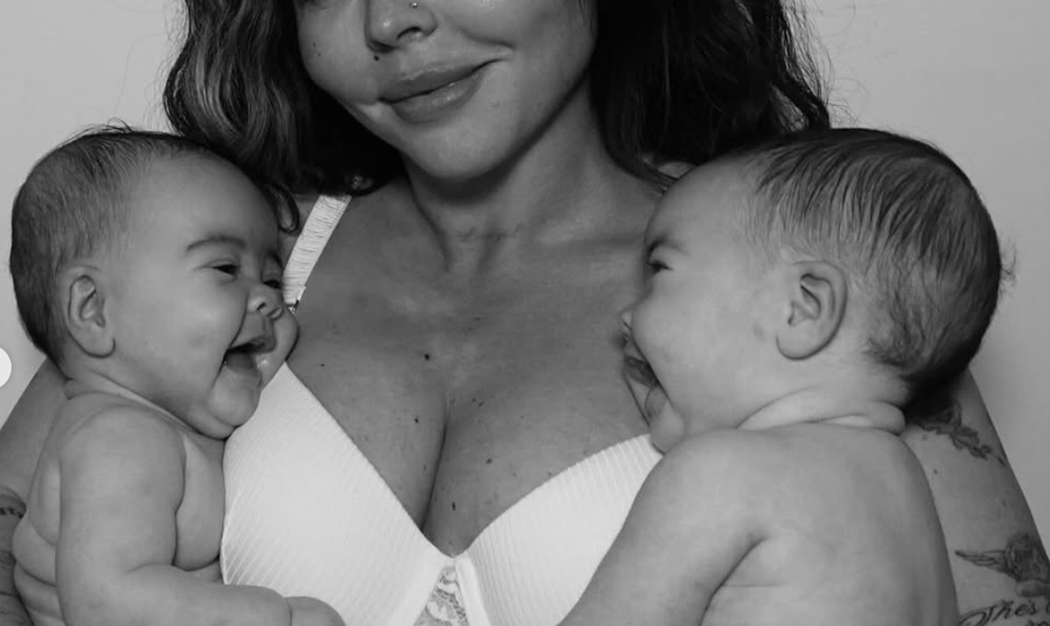 Slávnej speváčke sa zrútil svet: Jej dvojčatá nebudú NIKDY schopné chodiť!