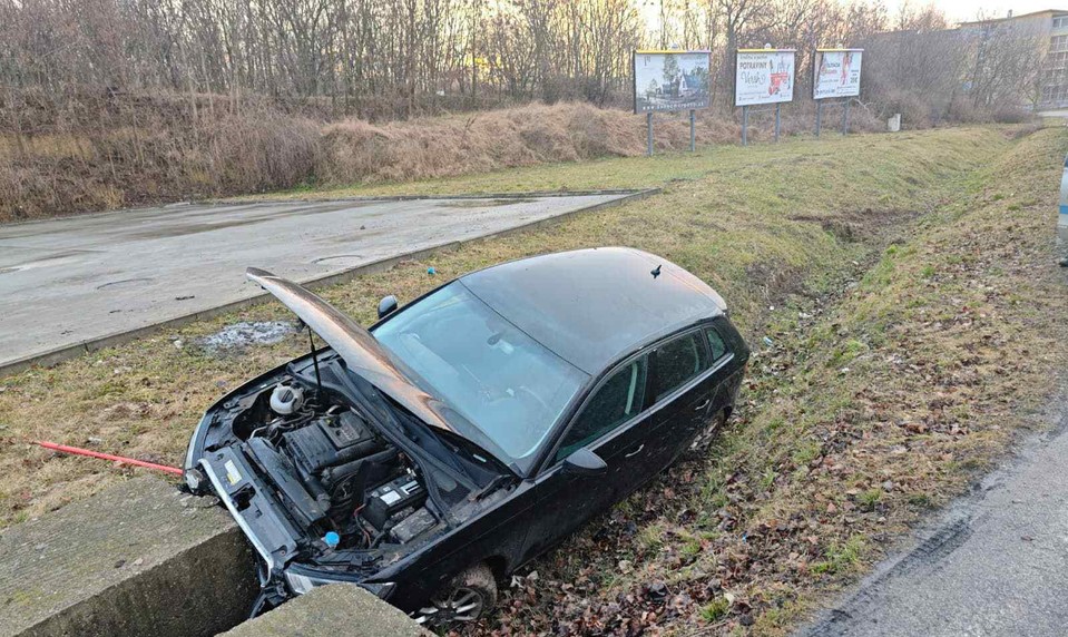 NOVÉ FOTO: Bez vodičáku a pod vplyvom. Syn Maroša Kramára havaroval