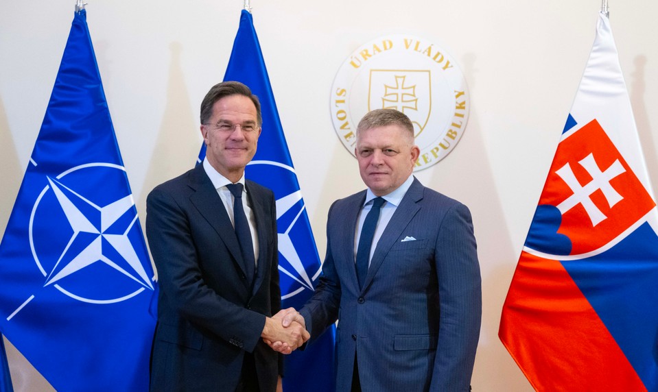 Šéf NATO opäť na Slovensku: Fico a Rutte rokovali mimo očí verejnosti