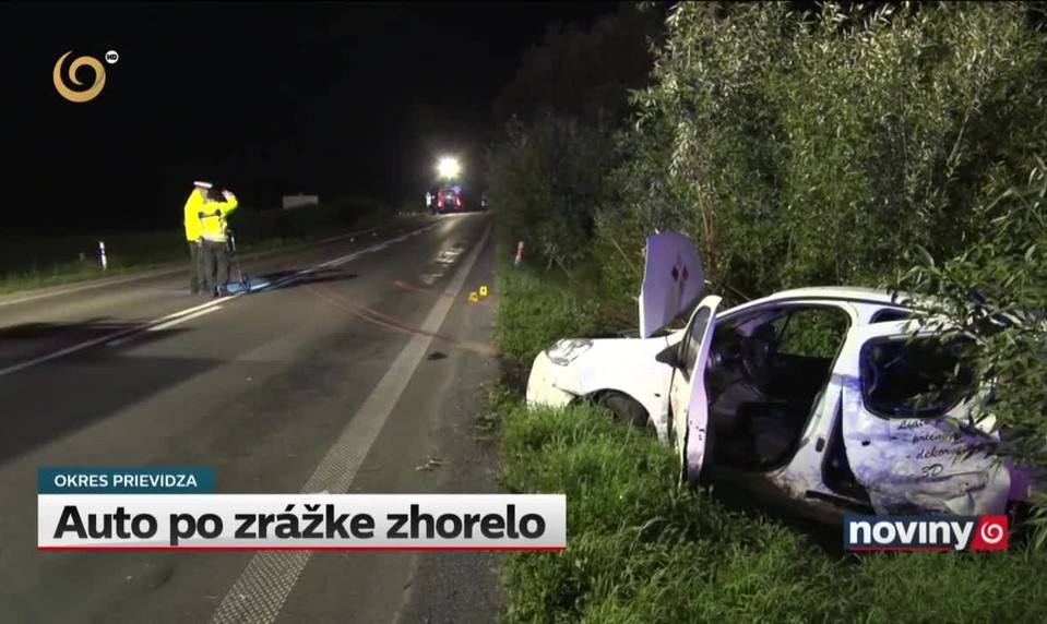 Auto po zrážke zhorelo