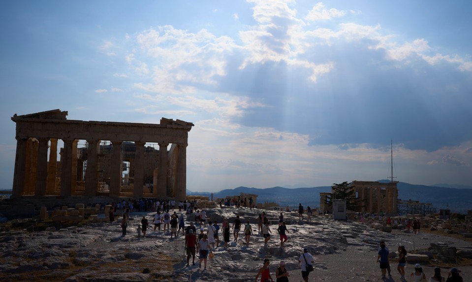 Útok v Aténach: Muž pri Akropole pobodal dvoch turistov