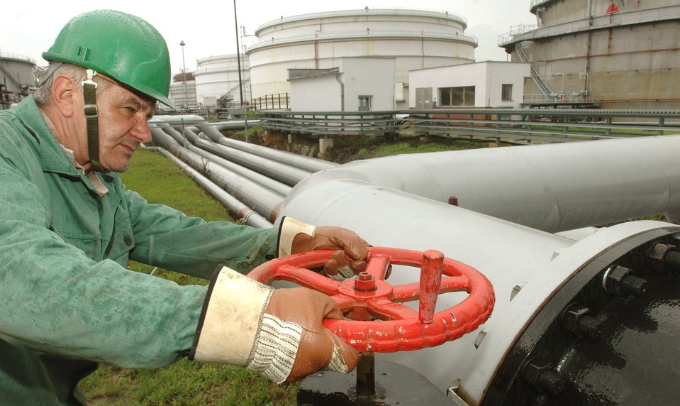 Ropovod Družba sa napúšťa. Podporí Slovensko sankčný balík voči Rusku?