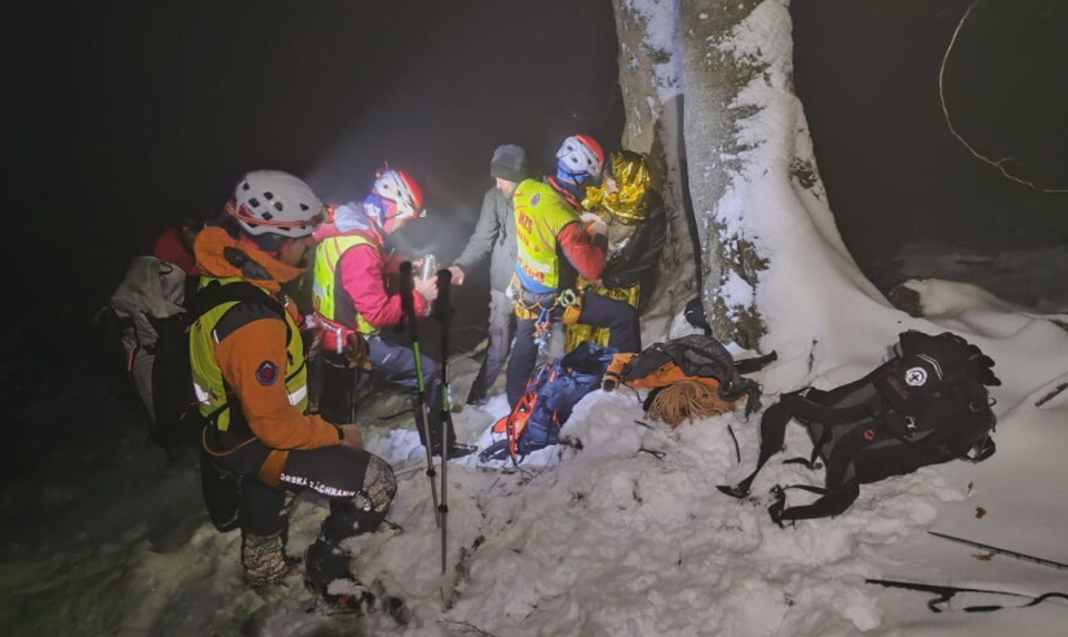 V hmle a mraze sa stratili v Malej Fatre. Horskí záchranári zachránili dvojicu na poslednú chvíľu