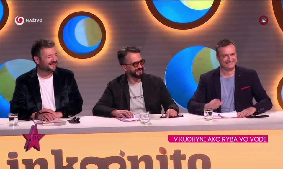 V KUCHYNI AKO RYBA VO VODE