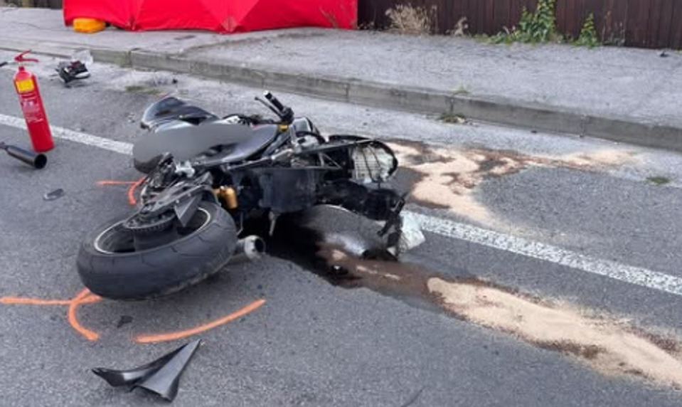 Mladý motorkár nezvládol zákrutu v okrese Galanta. Po nehode na mieste zomrel