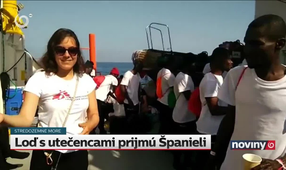 Loď s utečencami prijmú Španieli