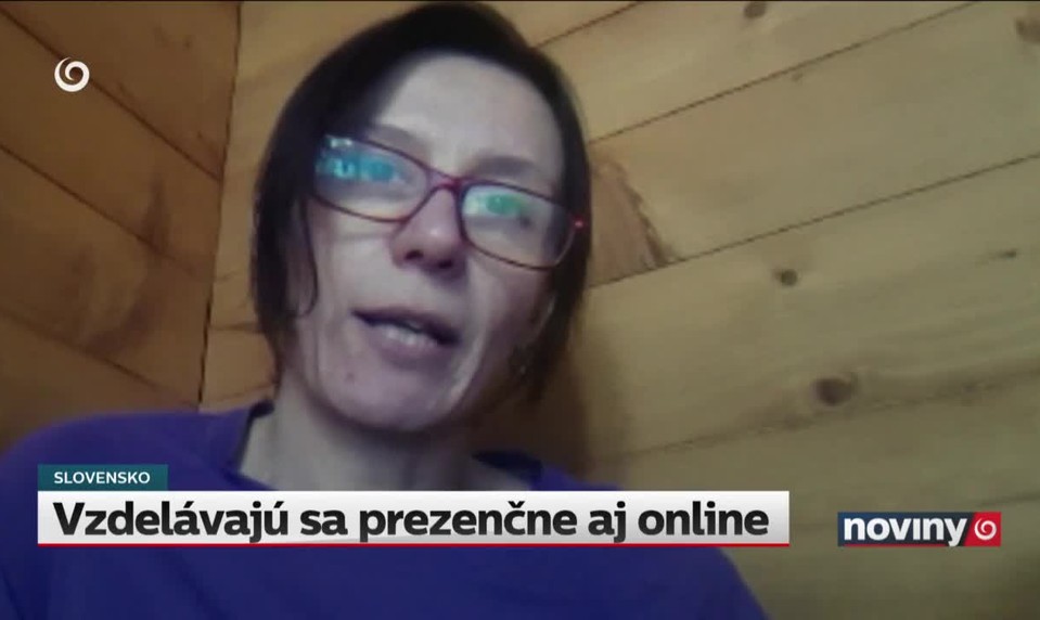 Vzdelávajú sa prezenčne aj online
