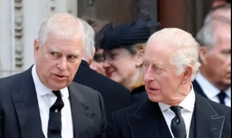 Bývalý britský princ mal väzby na Epsteina. Teraz žaluje políciu