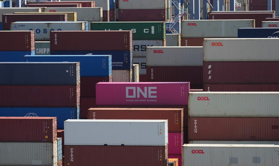 Koniec lacných balíkov: Európa od júla zavádza clo na každý balík do 150 eur