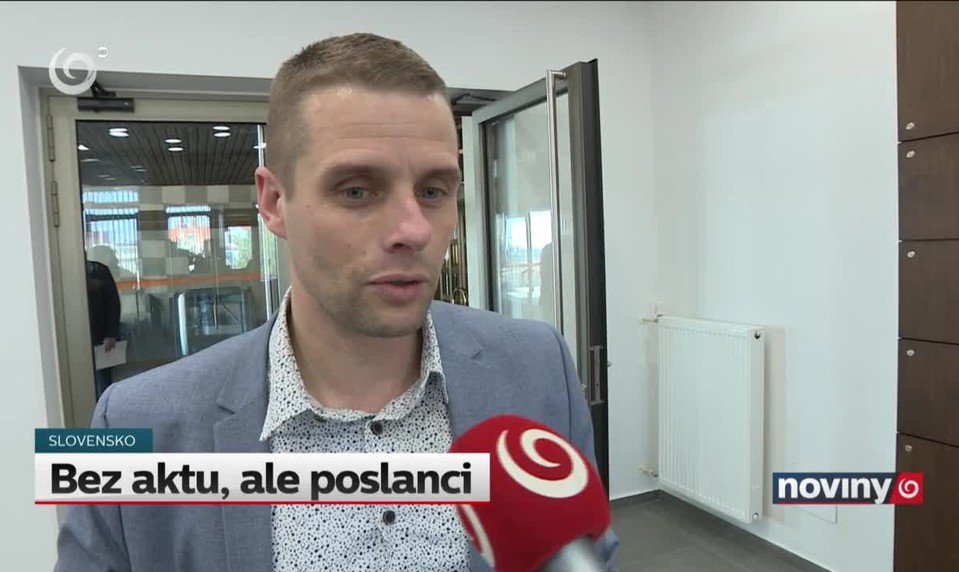 Bez aktu, ale poslanci