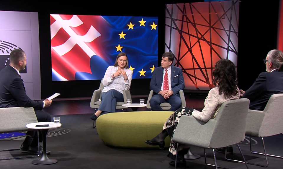 „Veľká neúcta voči Slovensku!“ Europoslanci sa nepohodli kvôli Péterovi Magyarovi a Felvidéku