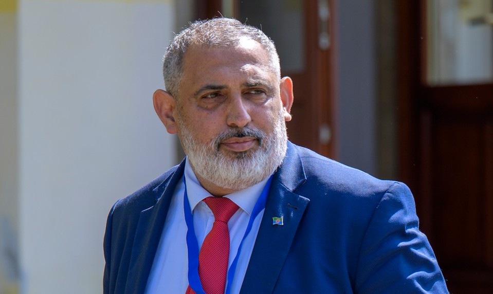 Opozícia kritizuje rómskeho splnomocnenca. Hovorí o „ryžovaní za štátne“