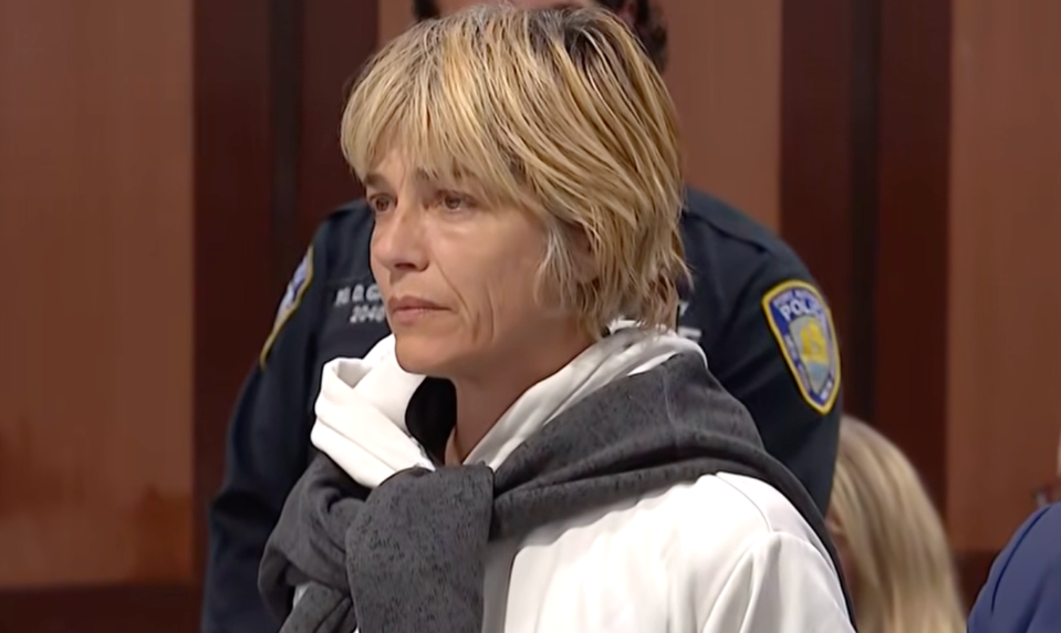 AMOK na palube lietadla! Známa herečka uhryzla člena posádky a kopla policajta do hlavy!