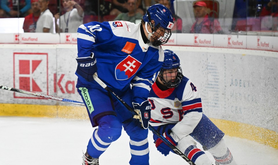 Ozogányov hetrik nestačil, Slováci v otváracom zápase Hlinka Gretzky Cupu podľahli USA