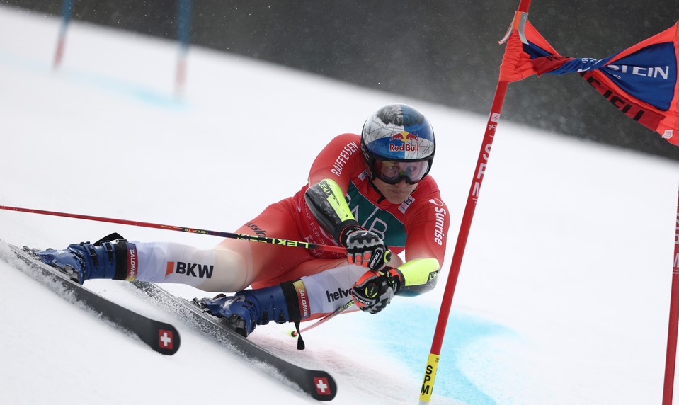 ODERMATT v obrovskom slalome šokujúco vypadol, vedie BRAATHEN