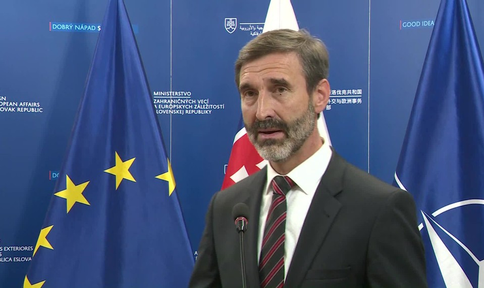 Slovensko podporuje diskusie o vyradení dvoch ruských miliardárov zo sankčného zoznamu EÚ, uviedol Blanár