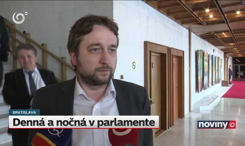 Denná a nočná v parlamente