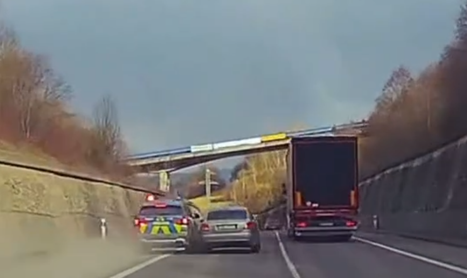 VIDEO: Šialená jazda Poliakov po výbuchu bankomatu v Demänovskej doline