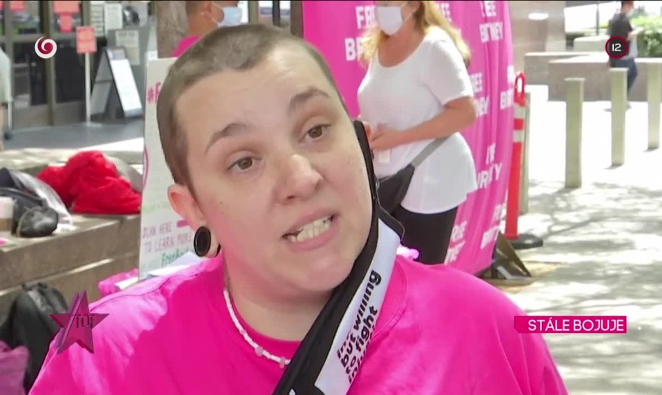 STÁLE BOJUJE