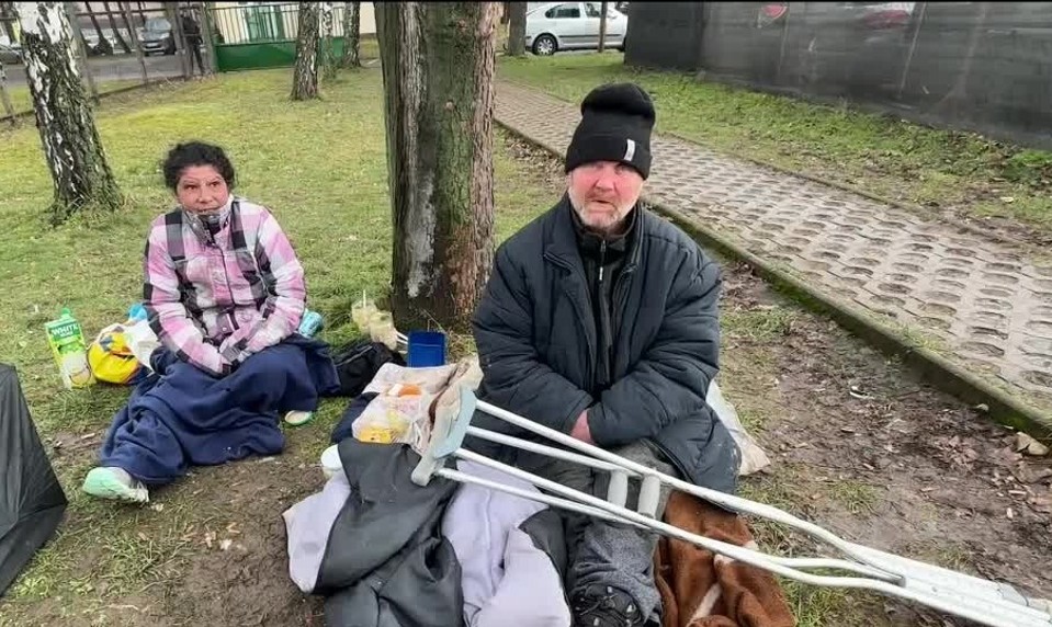 58-ročný Litovčan žije na ulici v Humennom, pomoc nechce prijať