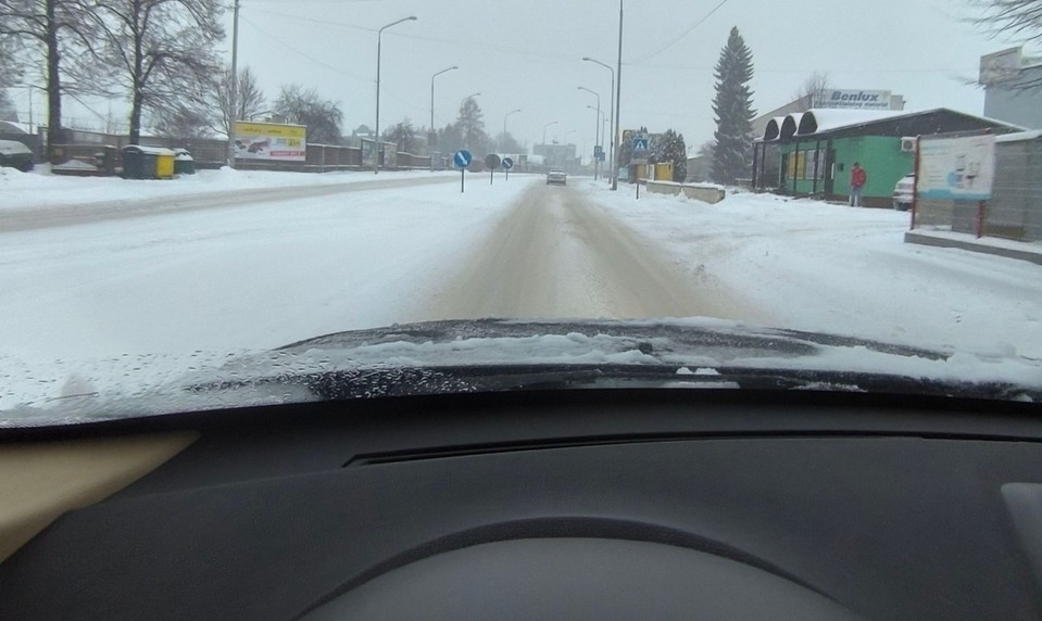 Výstrahy pred poľadovicou platia od poobedia na väčšine územia Slovenska