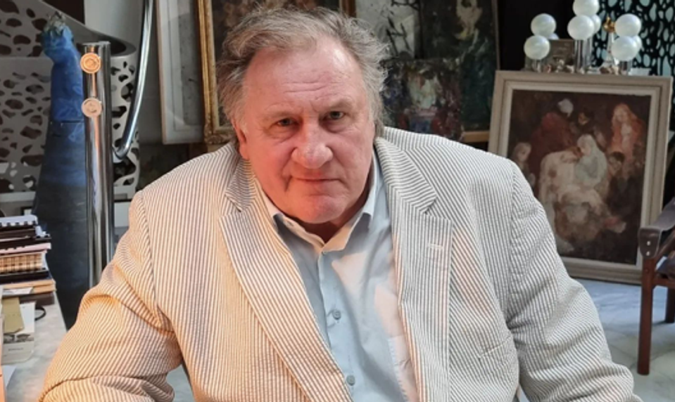 Lásku našiel v Prahe! Depardieu (77) má po boku krásnu a výrazne mladšiu Češku!