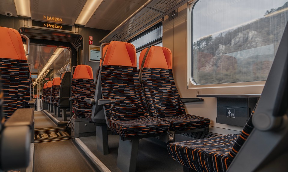 Po nehode pri Pezinku je trať plne v prevádzke. Vlaky už nebudú odriekané