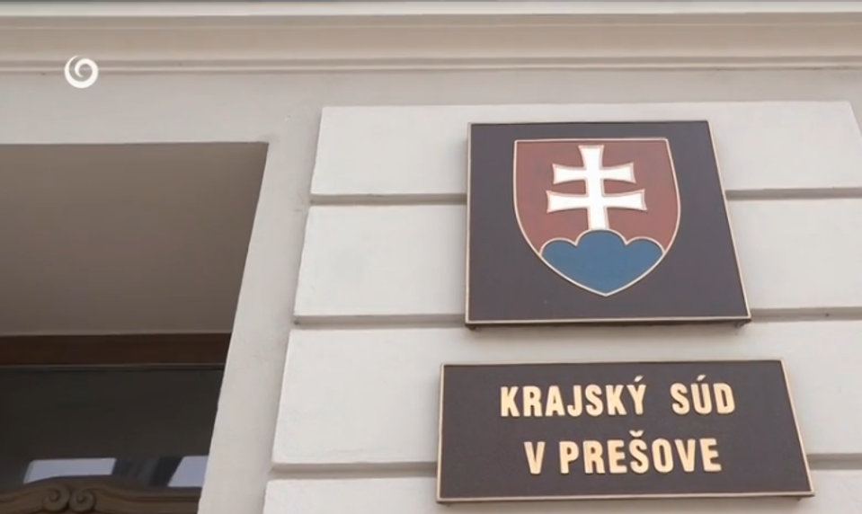 Zakázané látky mal poskytovať aj za sexuálne služby. Po rozsudku naďalej pracuje ako lekár