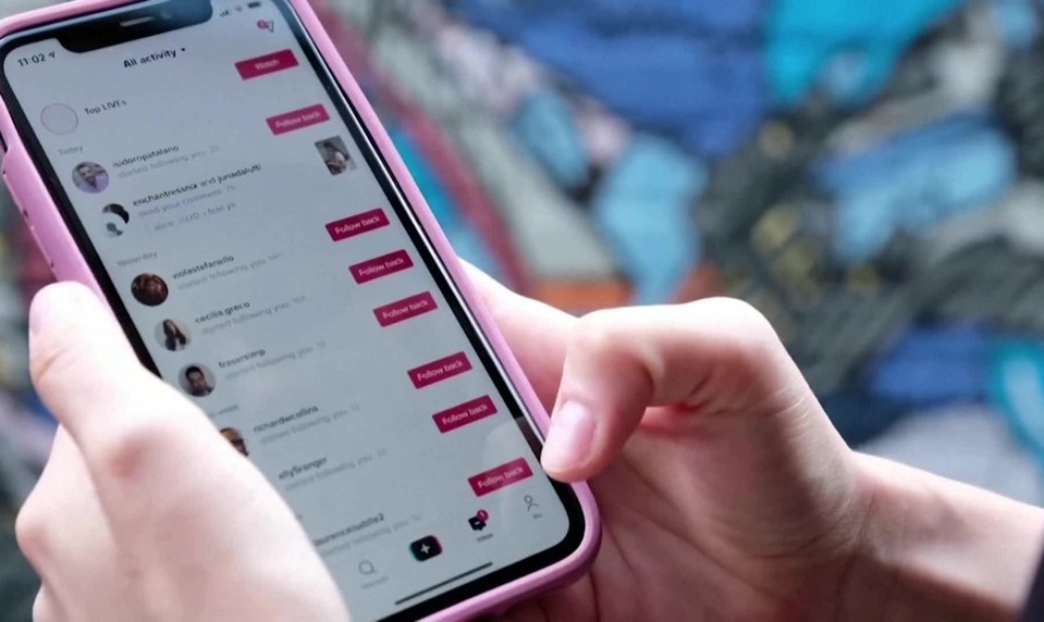EÚ viní TikTok z ohrozovania detí na platforme. Čínskej sieti hrozí vysoká pokuta