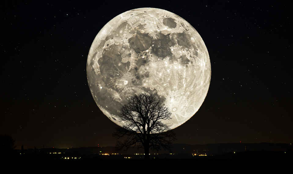 Niečo narazilo do Mesiaca! Záblesk videli v priamom prenose